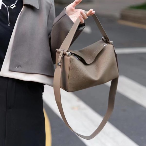 High quality cowhide women's handbag Hot selling - Image 5